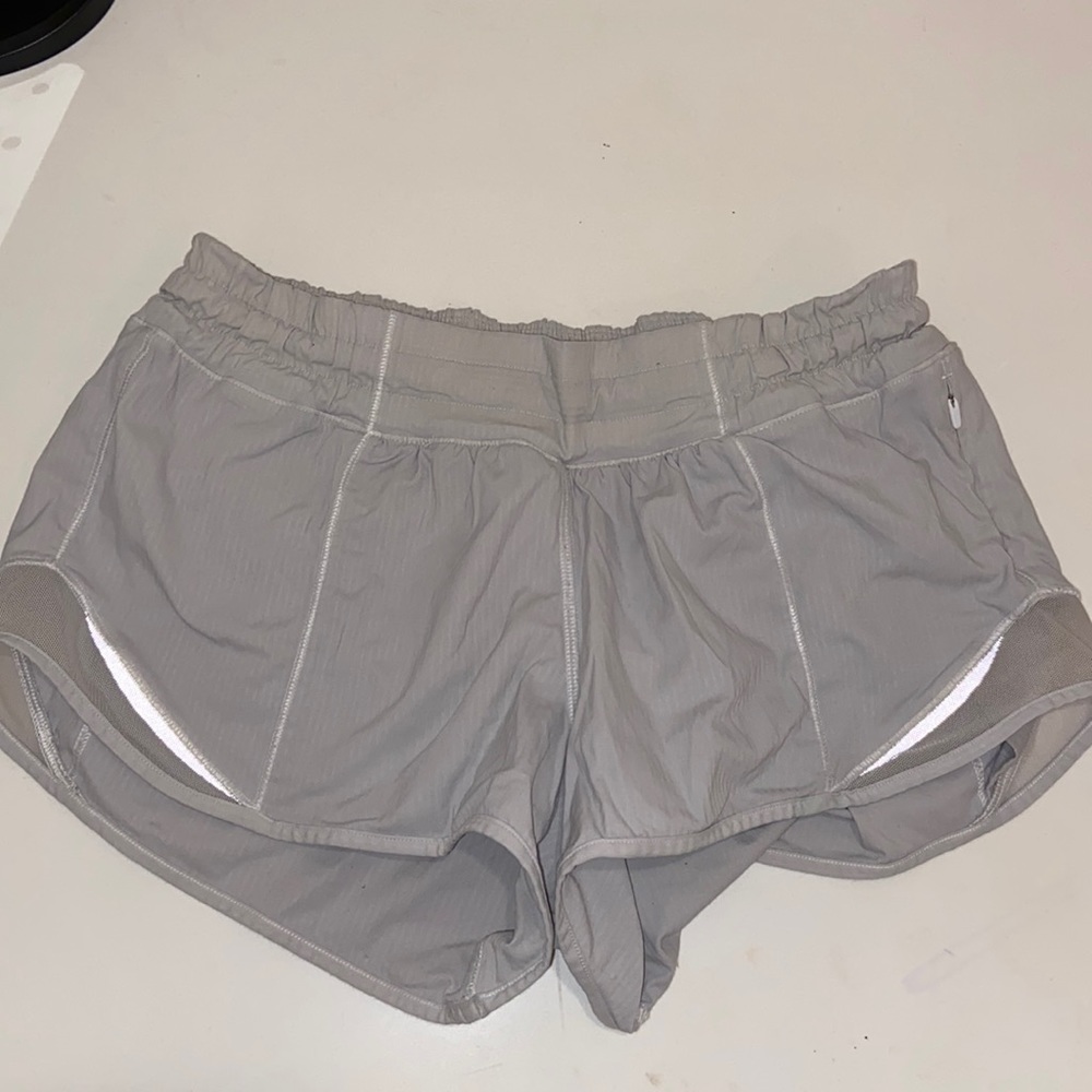 Lululemon Hotty Hot Short 2.5 Size 2